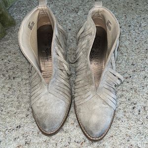 Coconuts by Matisse Fringed Booties